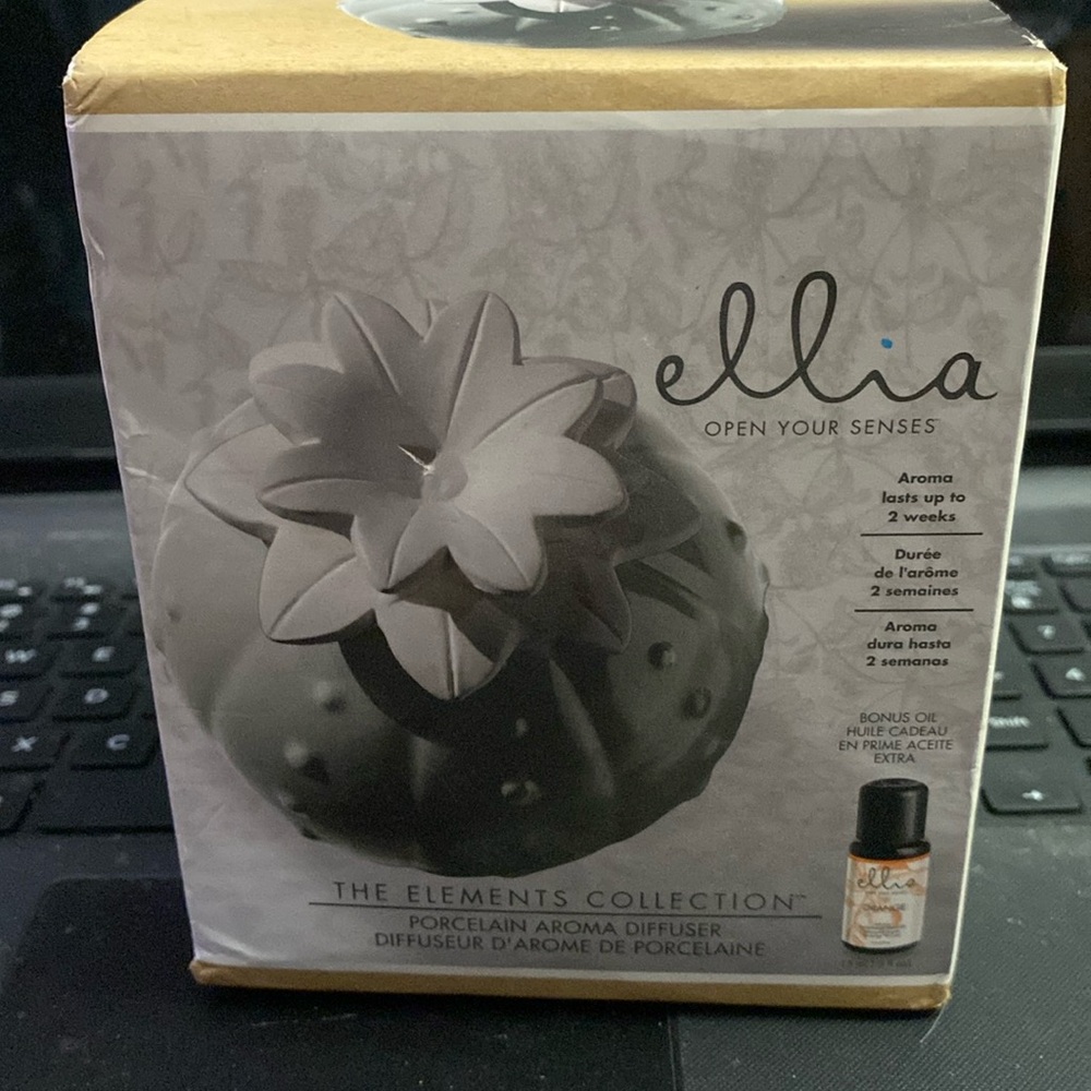 New in sealed box Ellis porcelain diffuser waterless, no battery or plug needed